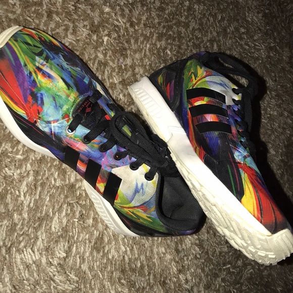 Adidas tennis shoes - Picture 3 of 3